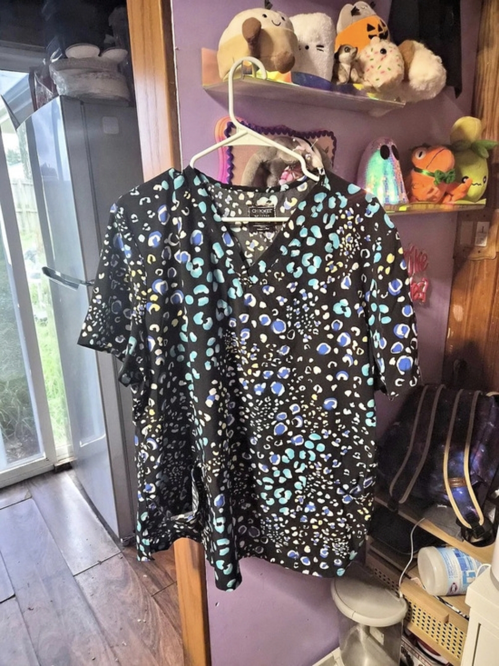 Cherokee Abstract Print Scrub Top in Black & Blue Size 3XL Like New